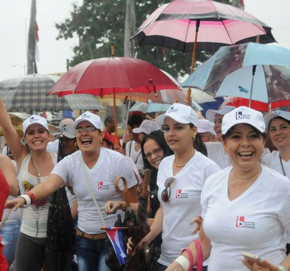 Los trabajadores espirituanos y sus familiares saldrán a las calles a festejar este Primero de Mayo. (Foto: Vicente Brito/ Escambray)