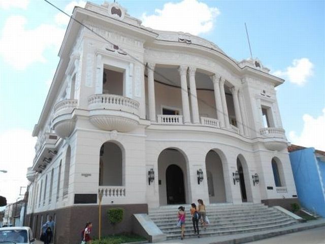 La Biblioteca Provincial Rubén Martínez Villena se ha agenciado un puesto de privilegio entre los espirituanos. (Foto: Aracelia del Valle/ Escambray)