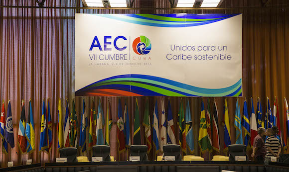 Lista la Sala del Palacio de las Convenciones donde sesionará la reunión de altos funcionarios y Cancilleres. (Fotos: Ismael Francisco/ Cubadebate)