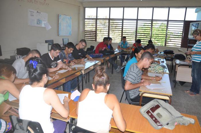 Un total de 32 carreras o titulaciones se cursan hoy en la Universidad de Sancti Spíritus José Martí Pérez. (Foto: Vicente Brito / Escambray)