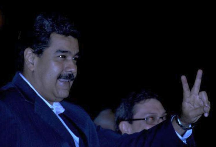 Maduro fue recibido por el canciller cubano Bruno Rodríguez Parrilla. (Foto: ACN)