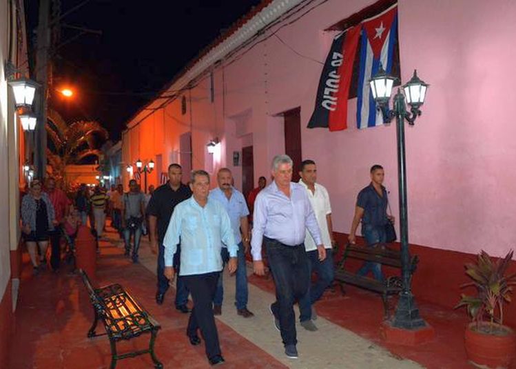 sancti spiritus en 26, comercio, gastronomia, miguel diaz-canel, 26 de julio