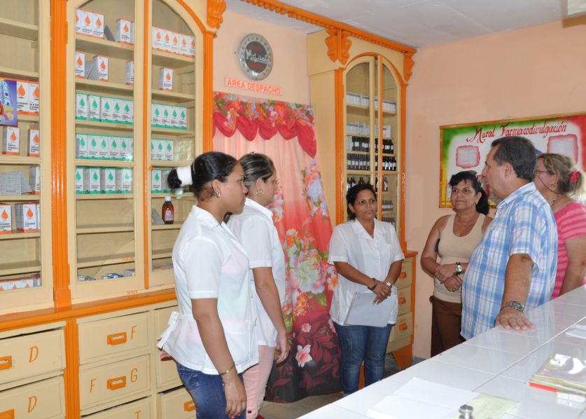 En Tuinucú quedó remozada la farmacia con notables mejoras en su infraestructura. (Foto: Vicente Brito/ Escambray)