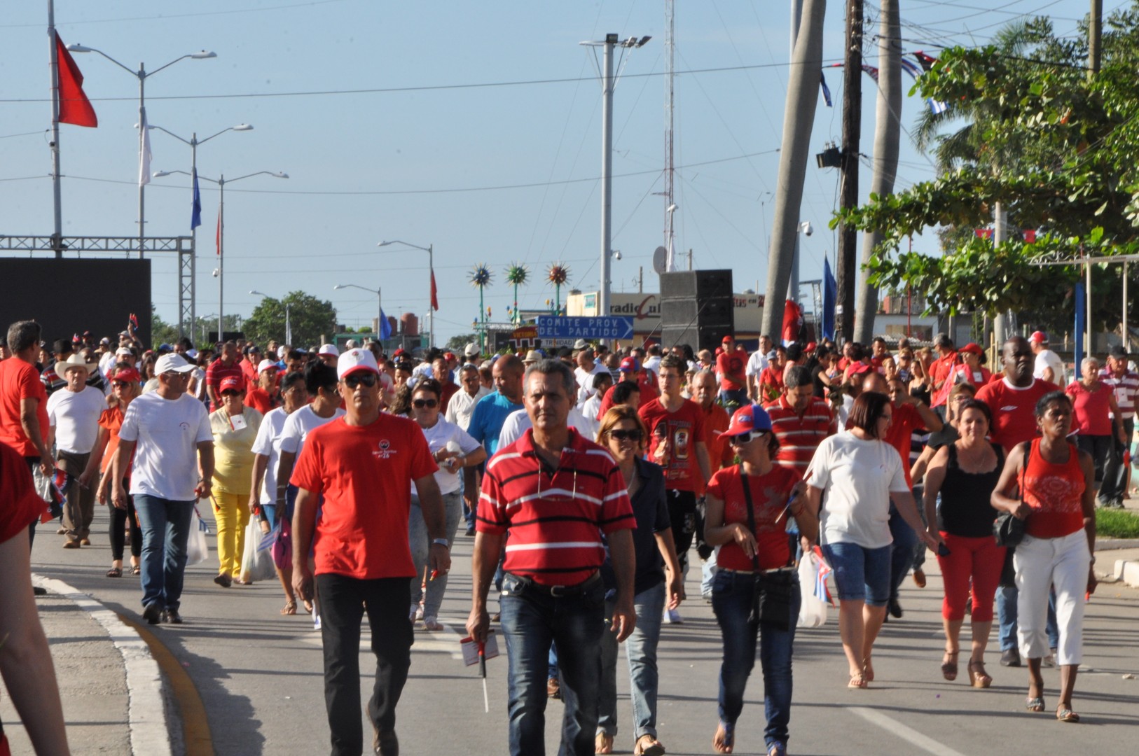 La repercusión del acto ya está en la calle en voz del pueblo espirituano. (Foto: Reidel Gallo/ Escambray)