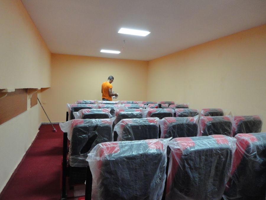 Remodelación y montaje de una Sala Teatro y Cine 3-D en el interior del antiguo cine Serafín Sánchez. (Foto: Luis Herrera/ Escambray)