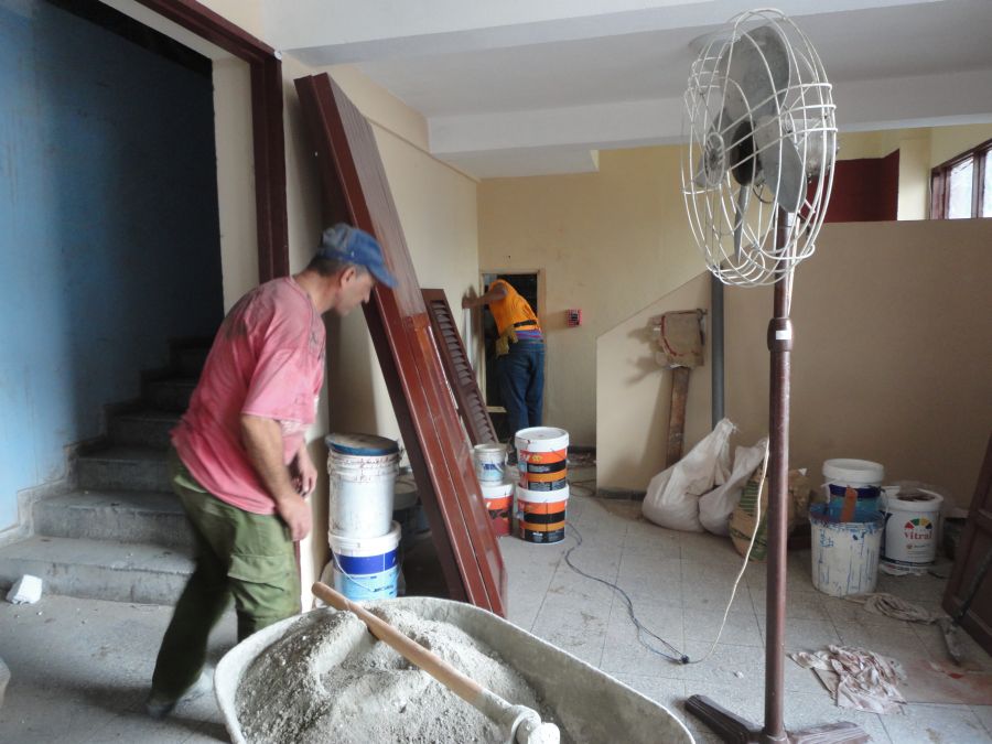 Remodelación y montaje de una Sala Teatro y Cine 3-D en el interior del antiguo cine Serafín Sánchez. (Foto: Luis Herrera/ Escambray)