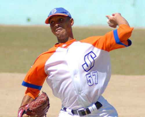 Yamichel Pérez blanqueó a los tuneros y se apuntó su segunda victoria de la Serie. 