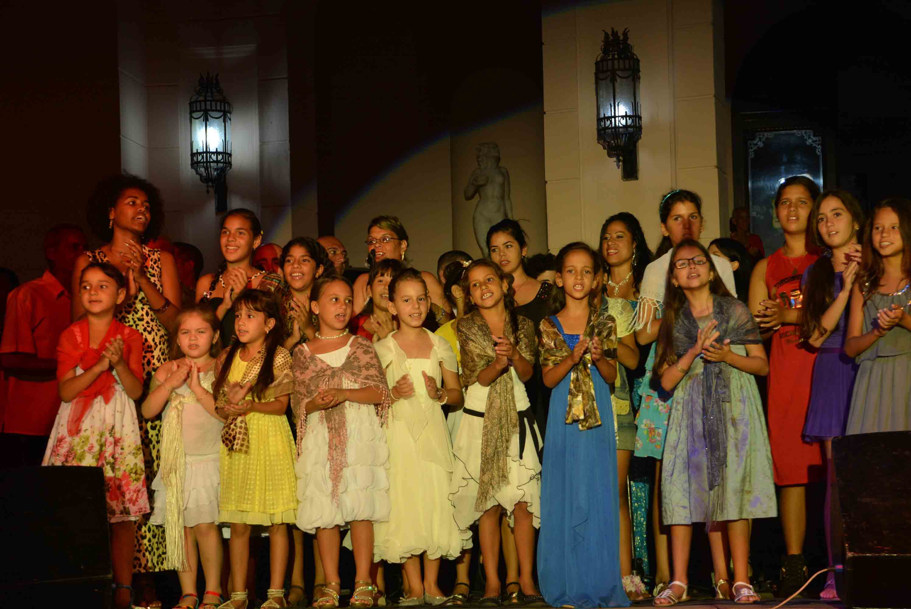 Cuba entera ha venido celebrando los 90 años del líder de la Revolución. (Fotos Oscar Alfonso)