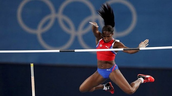 La campeona mundial Yarisley Silva quedó fuera del podio.