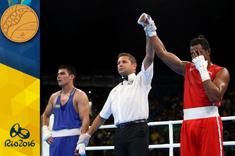 Arlen derrotó al uzbeko Bektemir Melikuziev por votación unánime. (Foto: PL)