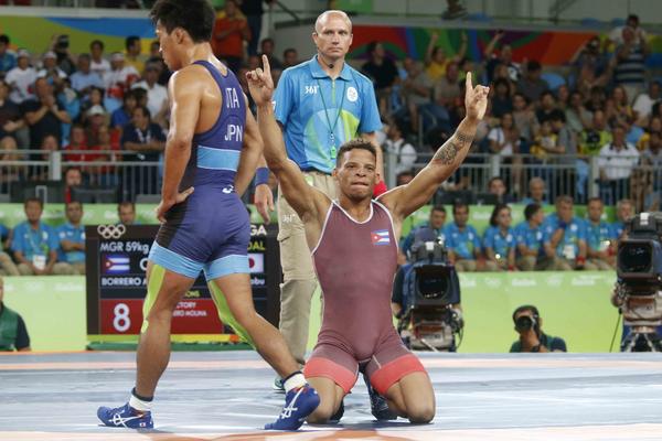 Borrero se tituló al derrotar al japonés Shinobu Ota. (Foto: ACN)