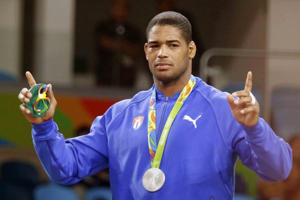 Yasmany Lugo, ganador de la medalla de Plata en la categoría de 98 Kg. de la Lucha Grecorromana. (Foto: ACN)