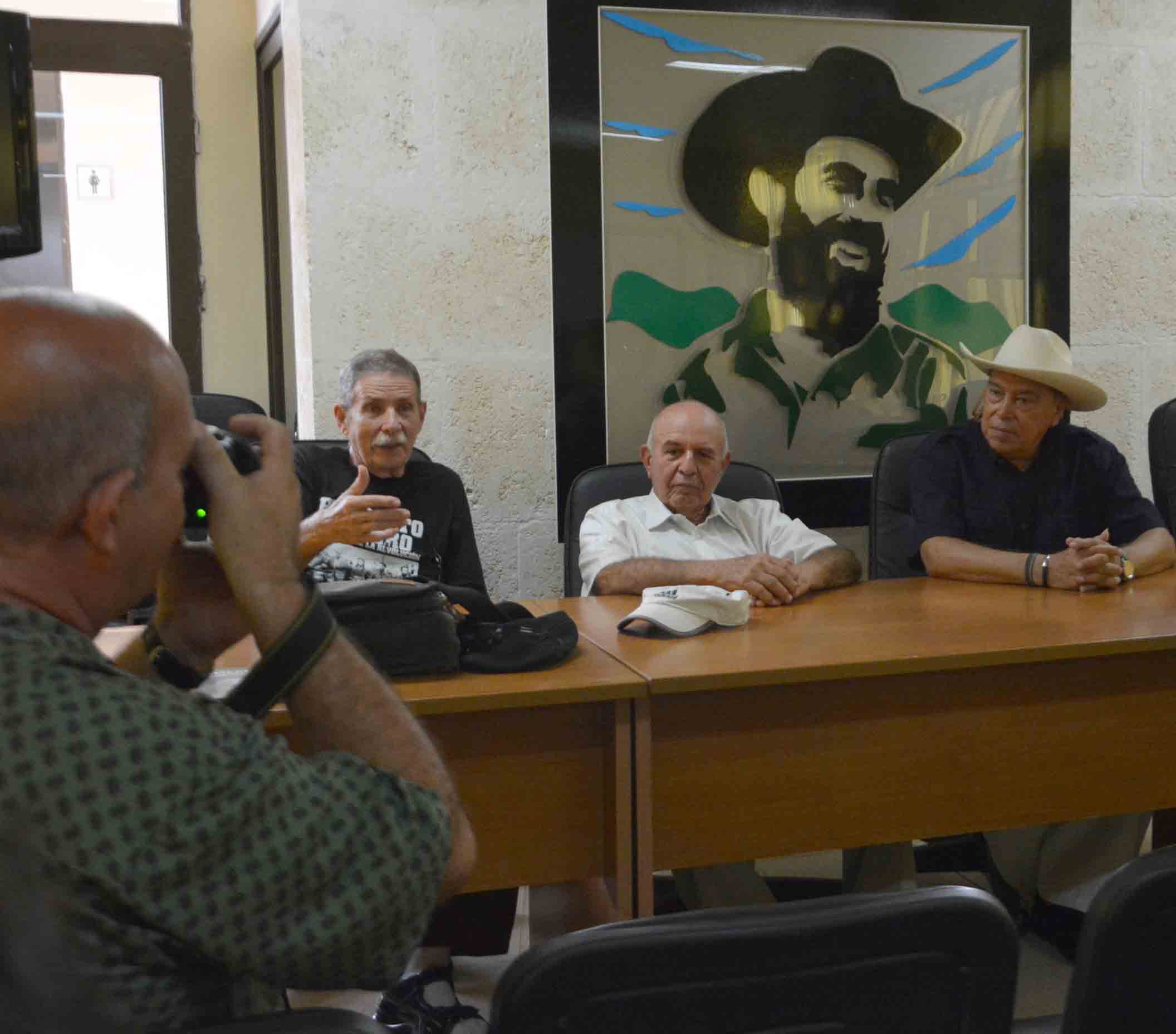 El documental fue presentado en el Complejo Histórico Camilo Cienfuegos en presencia de su protagonista y parte de sui equipo mexicano de realización. (Foto: Oscar Alfonso)