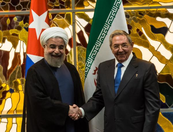 Raúl y Hasan Rohani durante la firma del memorándum de entendimiento entre Cuba e Irán. (Foto: ACN)