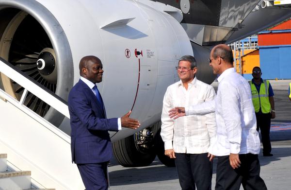 El mandatario africano fue recibido por el vicecanciller cubano Rogelio Sierra. (Foto: ACN)