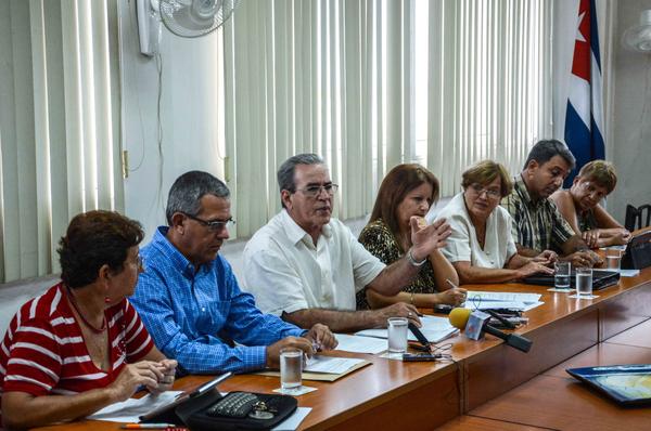 La conferencia de prensa estuvo encabezada por José Ramón Saborido, titular del MES. (Foto: ACN)