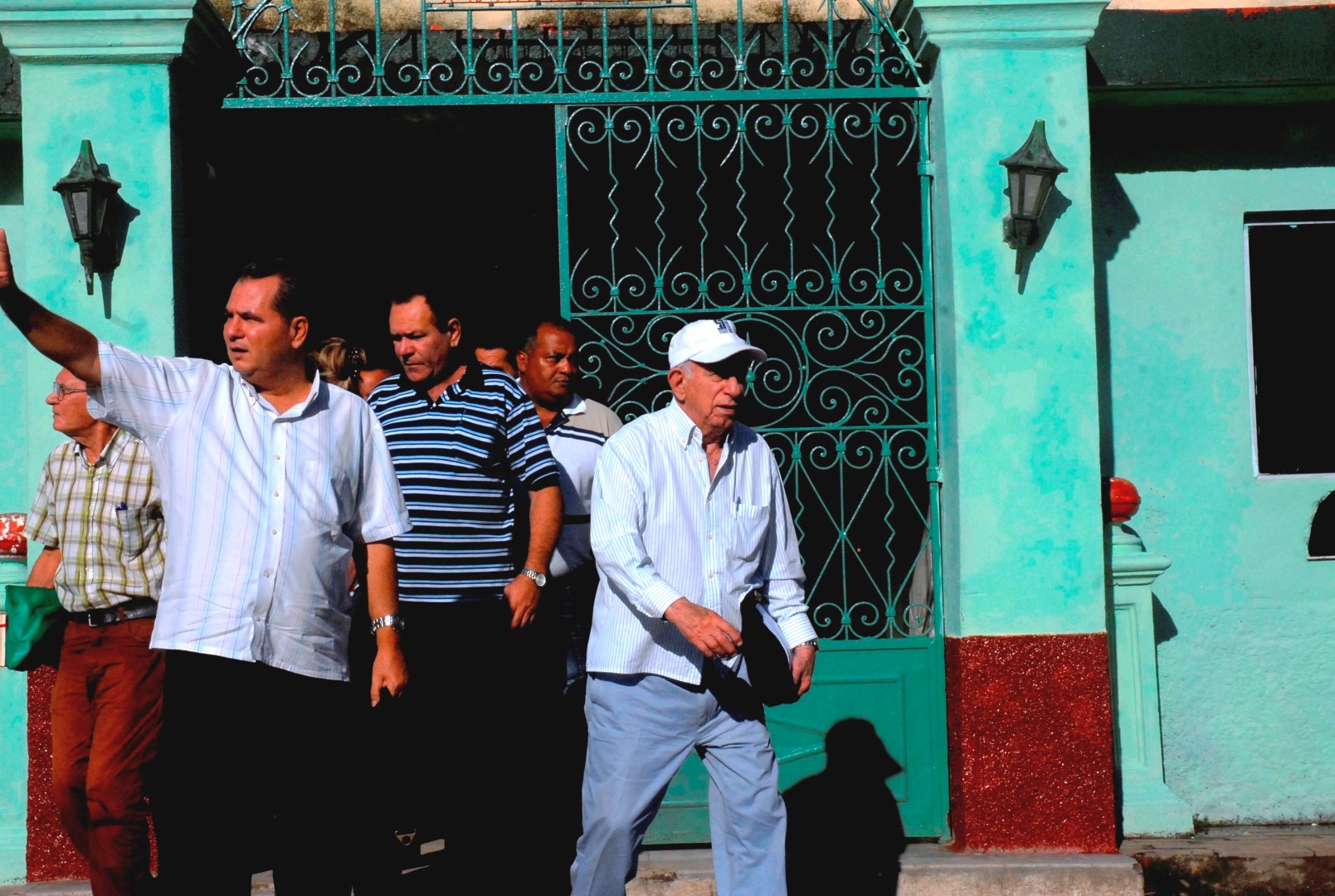 Machado Ventura visitó este domingo los centrales Melanio Hernández y Uruguay.