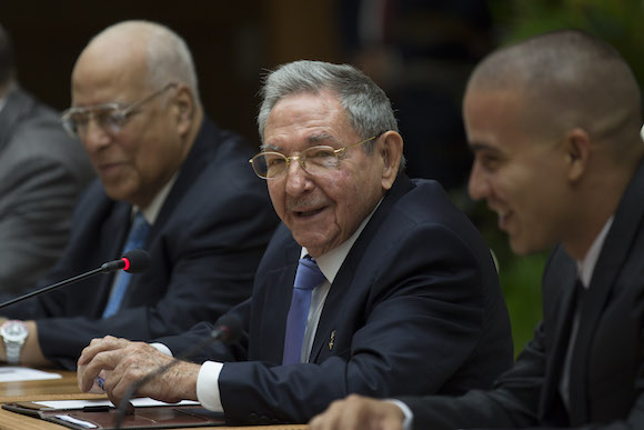 Las delegaciones encabezadas por Raúl y Li Keqiang, sostuvieron conversaciones en La Habana.