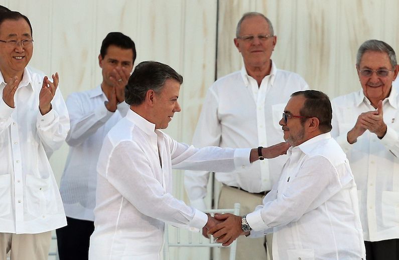 En Cartagena de Indias se firmó la paz definitiva entre el gobierno de ese país y las FARC, tras cuatro años de negociaciones en La Habana. (Foto: AP)