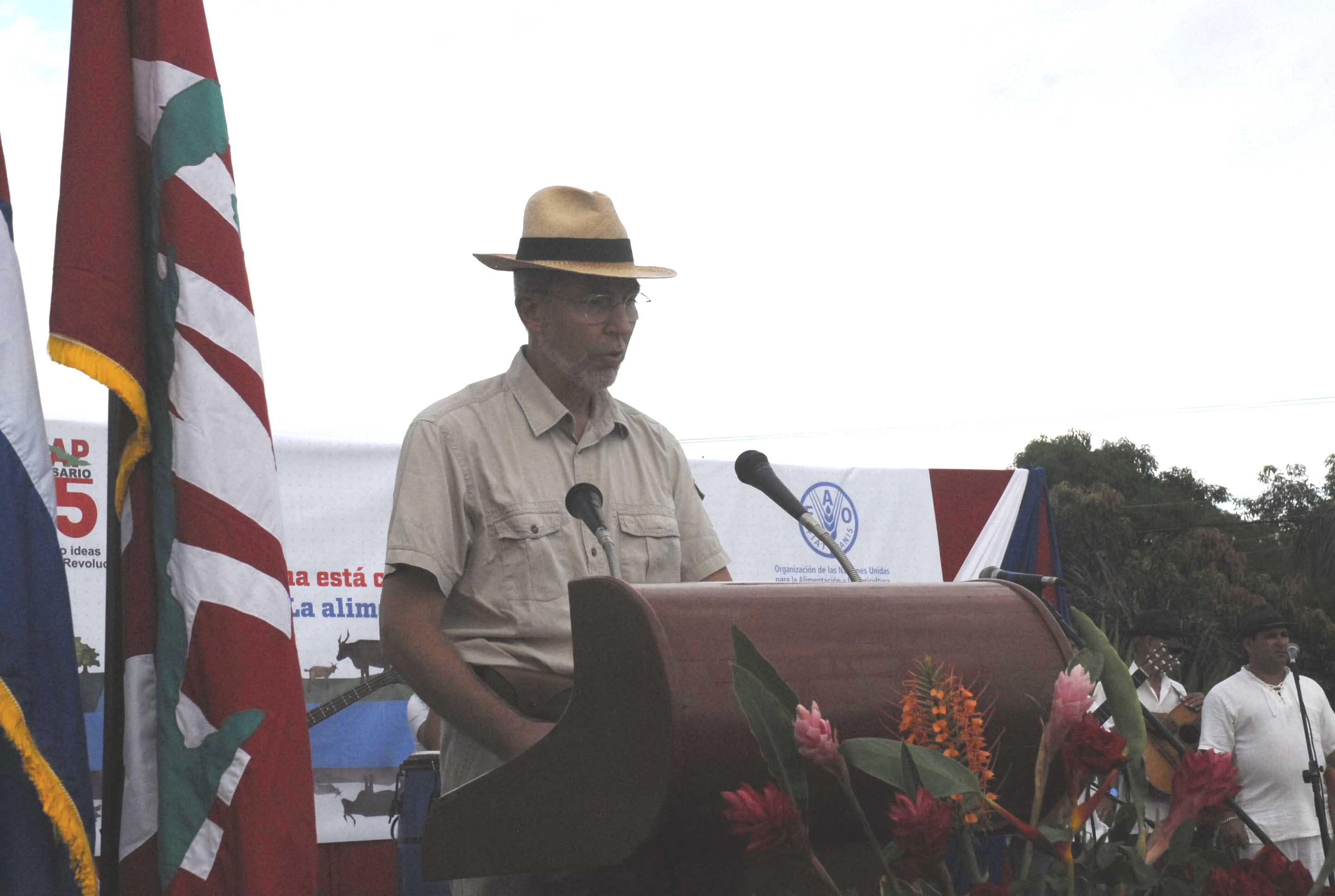 El representante de la FAO en Cuba, Theodor Friedrich reconoció el trabajo de Cuba en la erradicación del hambre y el empoderamiento de las mujeres rurales. (Foto: Elizabeth Borrego/ Escambray)