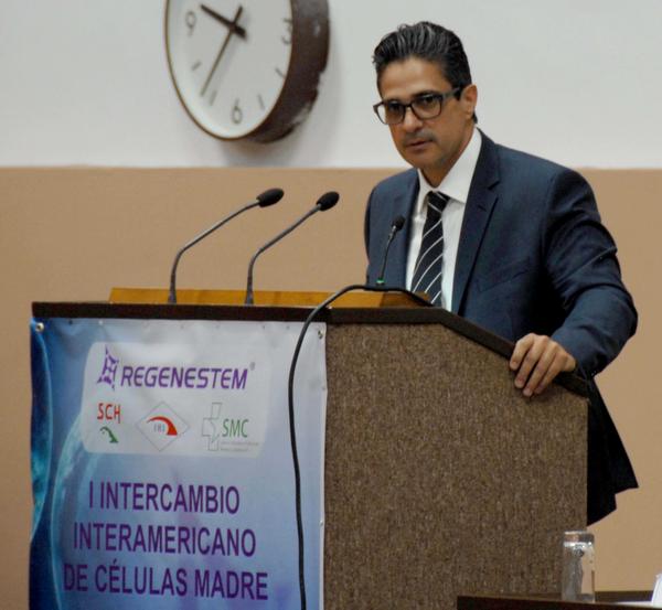 Ricardo J. de Cubas alabó el nivel profesional de los investigadores cubanos en la aplicación de la Medicina Regenerativa. (Foto: ACN)