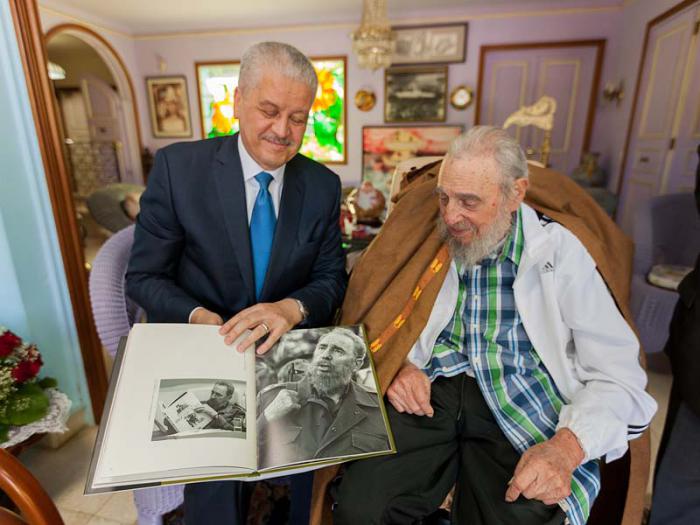 Fidel y Sellal sostuvieron un cordial encuentro. (Fotos: Alex Castro)