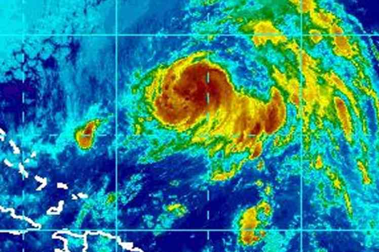 nicole, tormenta tropical