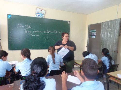 Los maestros deben buscar alternativas para que los alumnos conozcan los hechos relevantes del territorio.