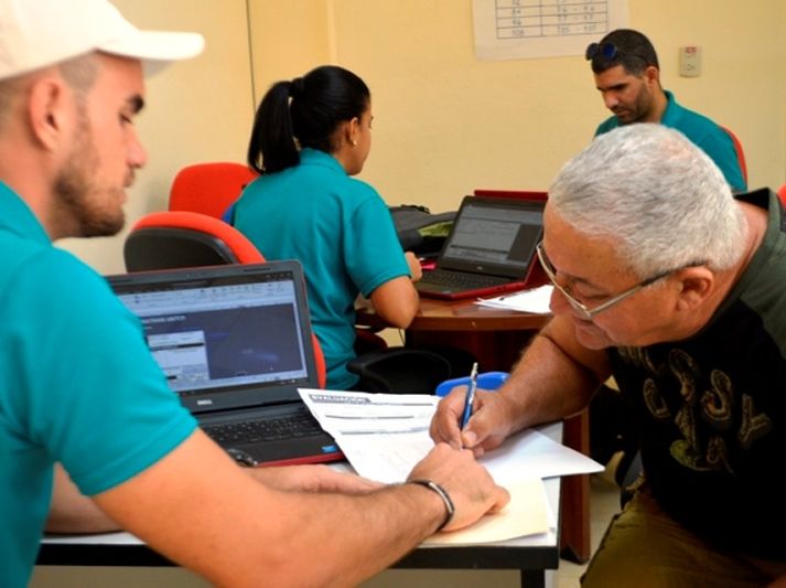 En la novedosa Unidad de negocios se mantienen las tasas de interés y los períodos establecidos para la recuperación de los créditos. (Foto: Carlos L. Sotolongo)