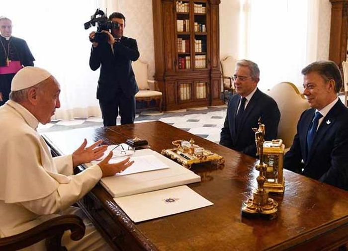 colombia, papa francisco, juan manuel santos, alvaro uribe