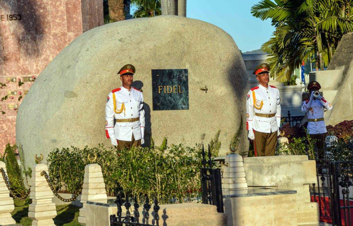 cuba, fidel castro, cementerio santa ifigenia, santiago de cuba, raul castro, comandante en jefe