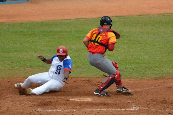 Granma pasó a comandar la serie por 2-1 ante Matanzas. (Foto: ACN)