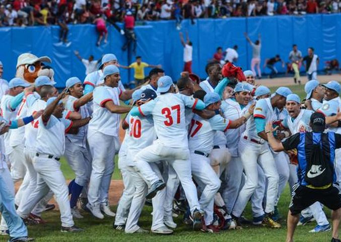 El campeón Ciego de Ávila garantizó su presencia en la gran final del béisbol cubano por tercera temporada consecutiva. (Foto: ACN)