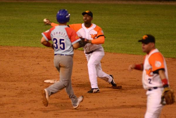 Villa Clara y Ciego de Ávila protagonizarán este lunes el importante quinto juego de su duelo por avanzar a la final. (Foto: ACN)