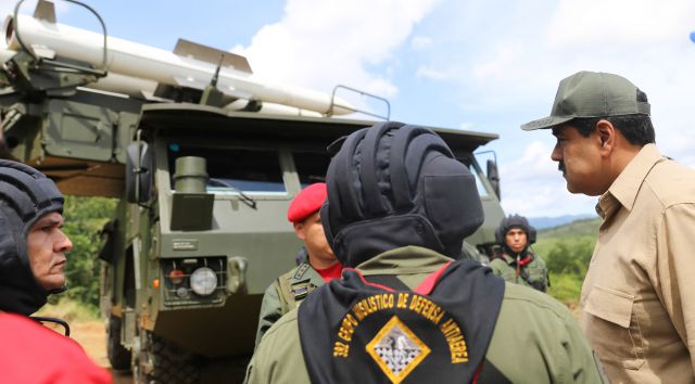 Las armas están ahora al servicio de la patria y en defensa de nuestro pueblo, recalcó Maduro. (Foto: AVN)