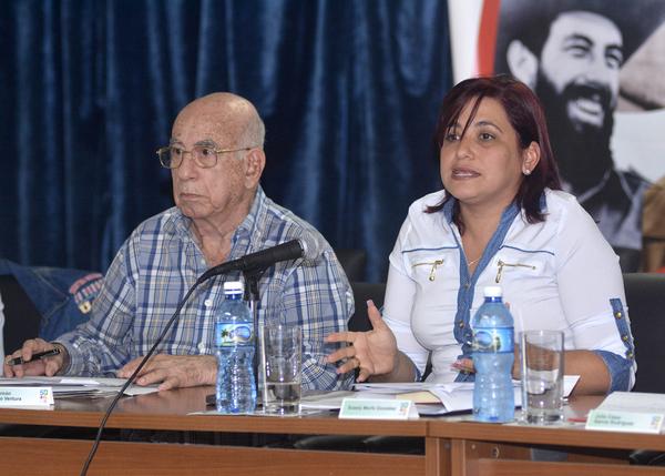 Machado Ventura y Susely Morfa encabezaron el seminario juvenil. (Foto: ACN)