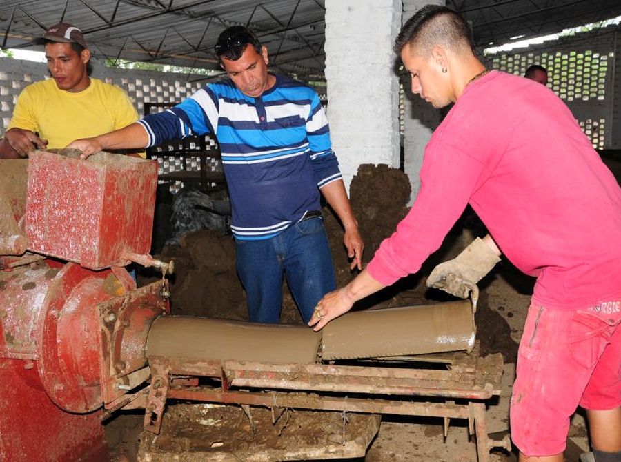 sancti spiritus, empresa de materiales de la construccion, baracoa, huracan mattew