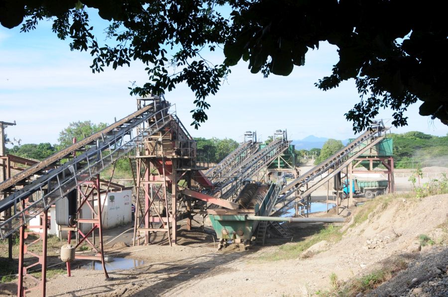 sancti spiritus, materiales de la construccion, cantera nieves morejon, arenera algaba