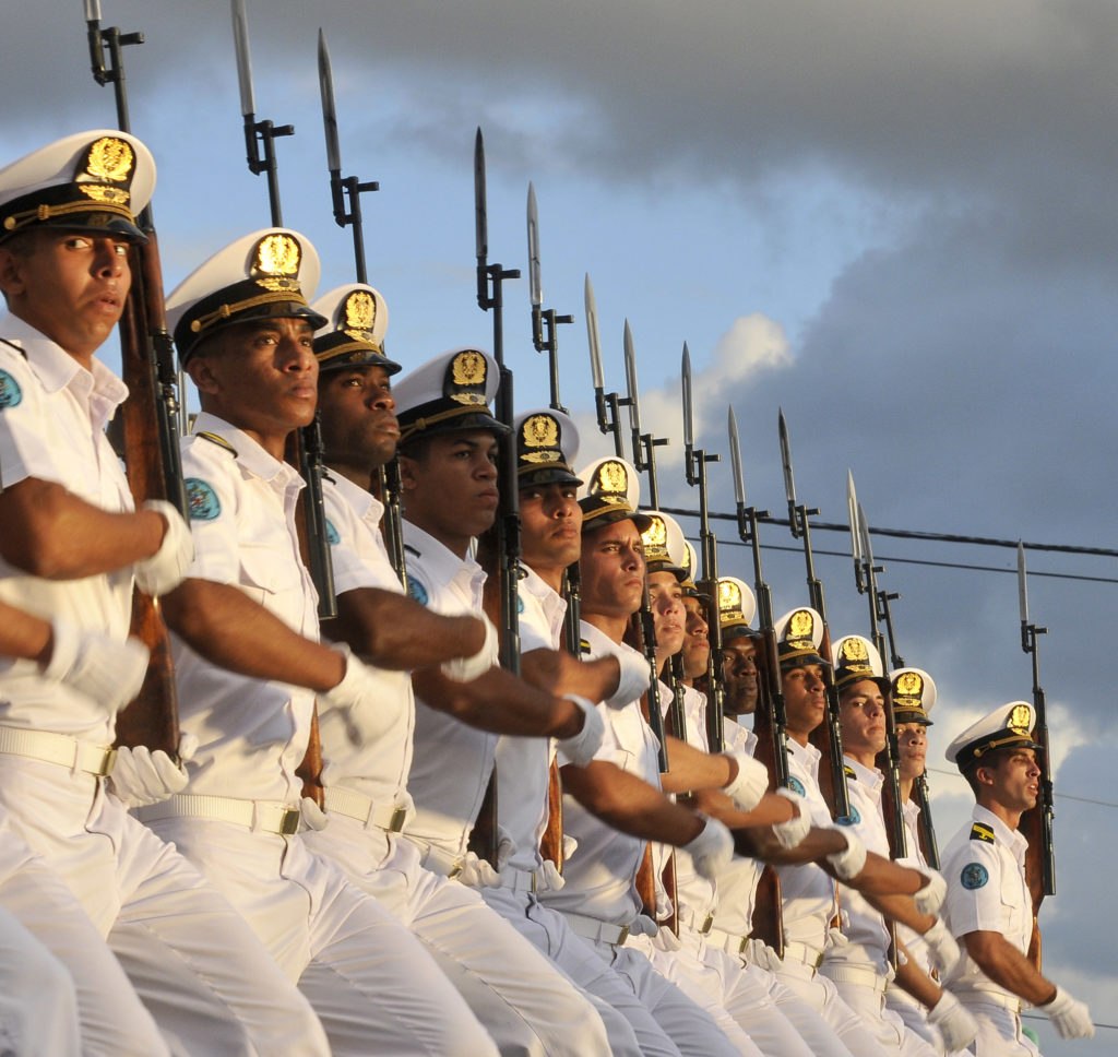 cuba, fuerzas armadas revolucionarias, far, raul castro, fidel castro, marcha del pueblo combatiente, revista militar