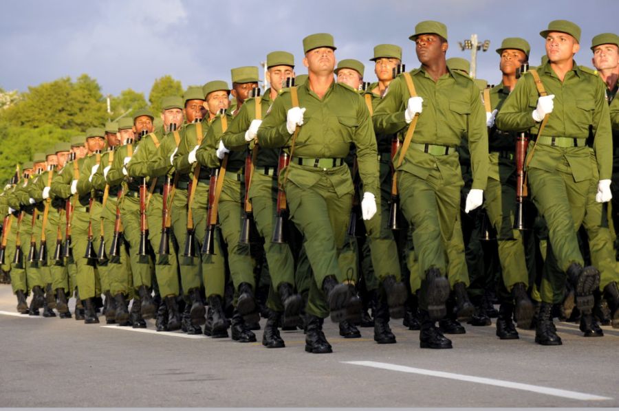 cuba, fuerzas armadas revolucionarias, far, raul castro, fidel castro, marcha del pueblo combatiente, revista militar