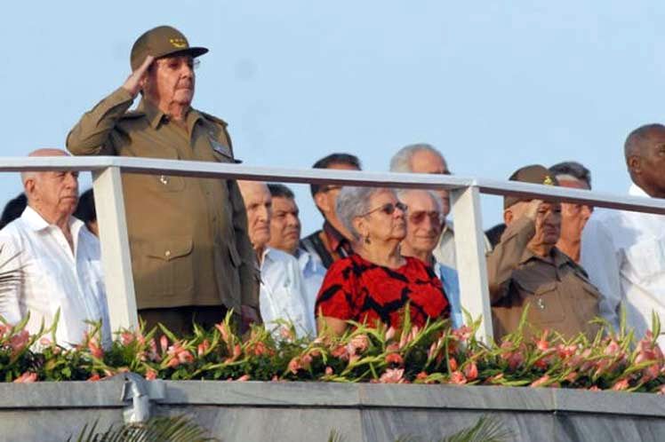 cuba, fuerzas armadas revolucionarias, desfile militar, raul castro, marcha del pueblo combatiente, fidel castro