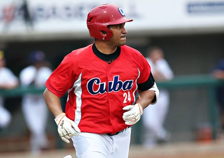 Espirituano Cepeda en equipo Todos Estrellas de la historia del Cásico