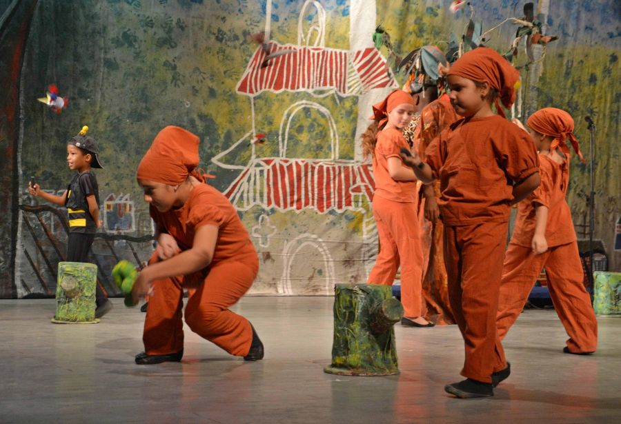 Colmenira, Sancti Spíritus, niños, colmenita de romerillo, teatro principal