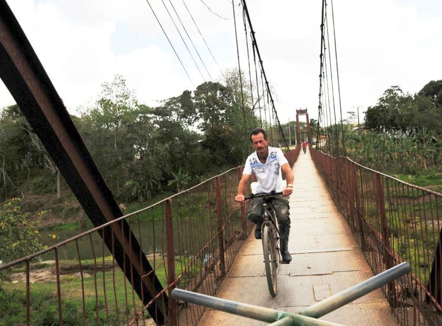 sancti spiritus, fomento, Agabama, puente colgante