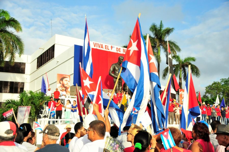 sancti spiritus, plaza mayor general serafin sanchez valdivia, primero de mayo, dia internacional de los trabajadores, fidel castro