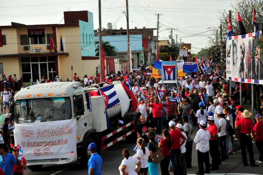 sancti spiritus, plaza mayor general serafin sanchez valdivia, primero de mayo, dia internacional de los trabajadores, fidel castro