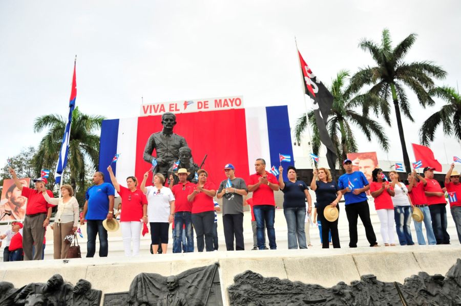 sancti spiritus, plaza mayor general serafin sanchez valdivia, primero de mayo, dia internacional de los trabajadores, fidel castro