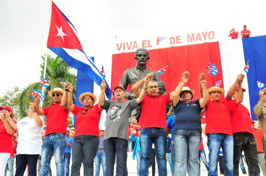 sancti spiritus, plaza mayor general serafin sanchez valdivia, primero de mayo, dia internacional de los trabajadores, fidel castro