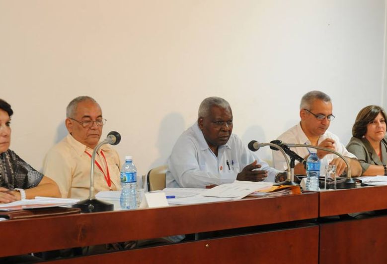 cuba, asamblea nacional del poder popular, parlamento cubano, VV congreso del partido comunista de cuba, pcc, raul castro, esteban lazo