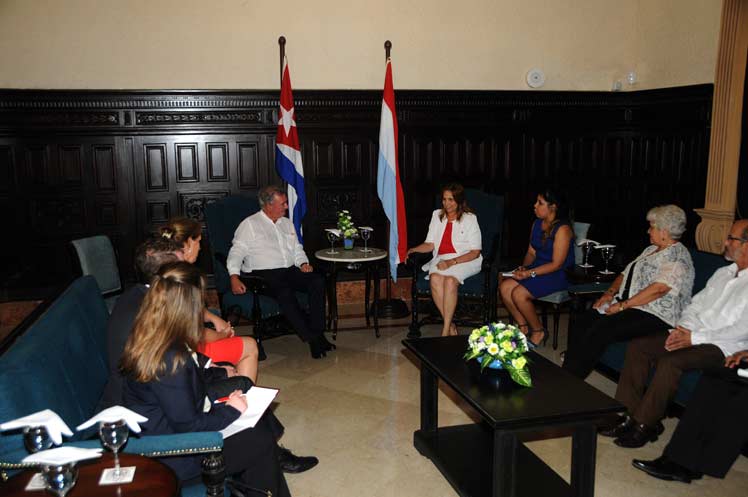 Cuba, Luxemburgo, Parlamento